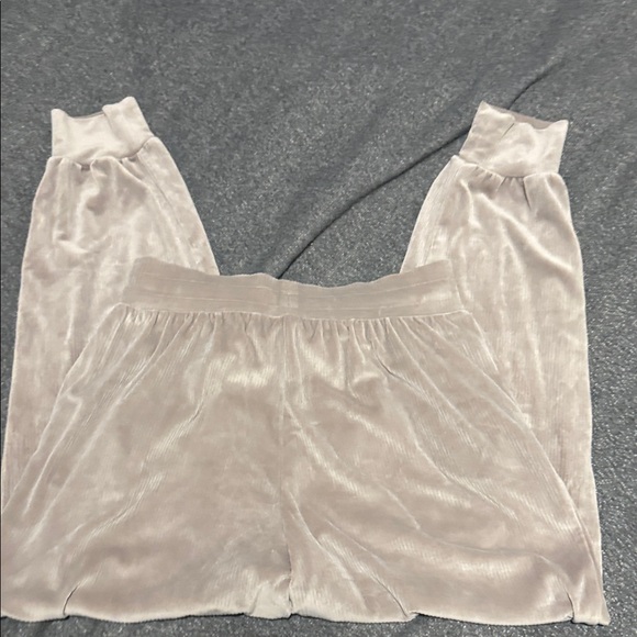 Victoria’s Secret Velour Ribbed High-Rise Jogger Pants Taupe Tan Size M - Picture 7 of 7